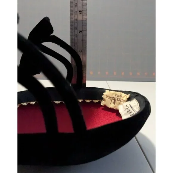 Vintage Black Velvet Hat With Bows Betmar For Frederick & Nelson Seattle - Picture 10 of 11